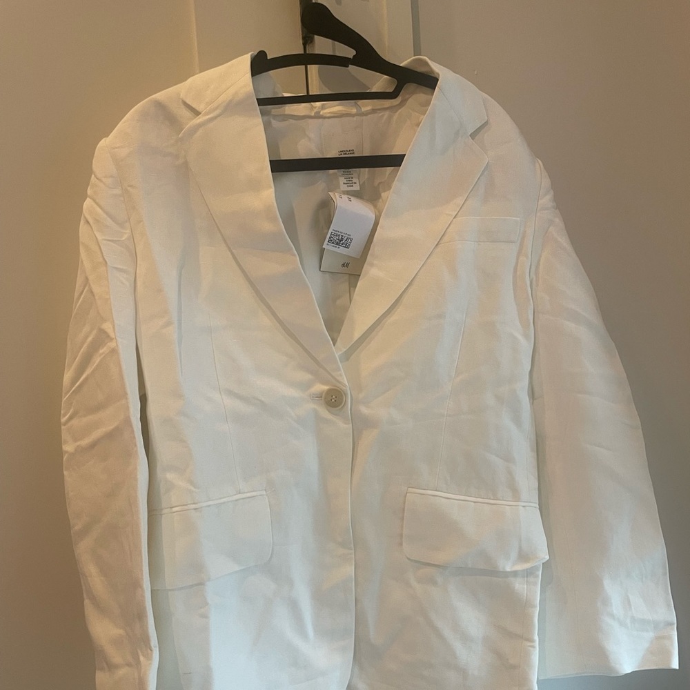 H&M linen blazer. NWT.  Oversized fit. XS.
